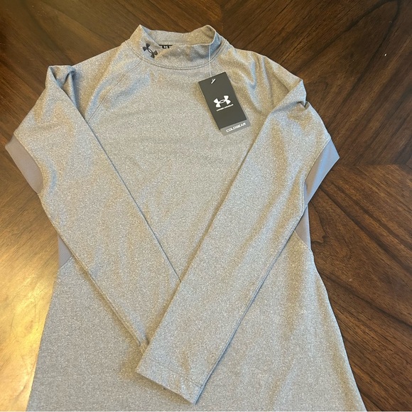 Under Armour Tops - Under Armour Women  Neck T-Shirt, Charcoal Light Heather Small New